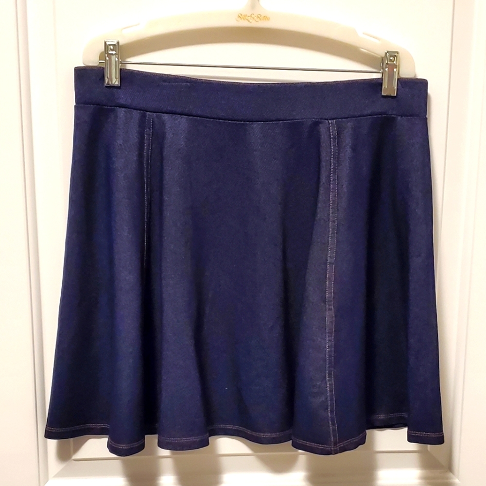 COPY - 10/$30  💙  like new stretchy denim skater mini skirt